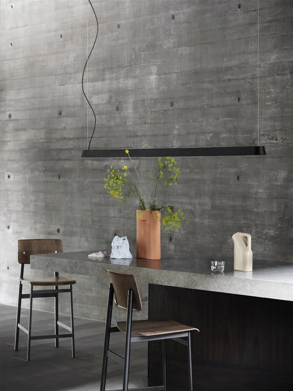 Linear Pendant Lamp (87cm) in black, view 2
